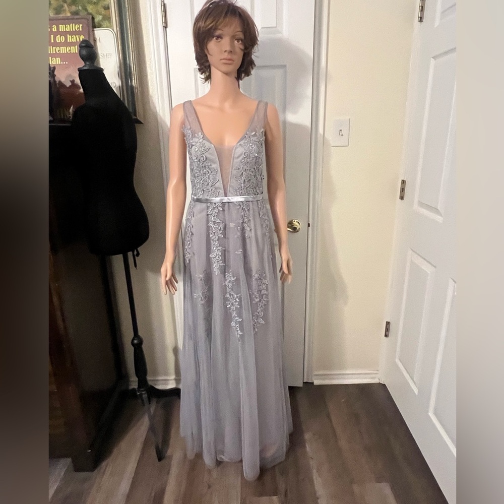 Ever Pretty Silver Lace Appliqué V-Neck Maxi Dress